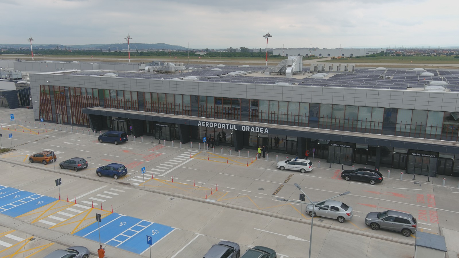 Consiliul Județean scoate la licitație spațiile comerciale din noul terminal al Aeroportului Oradea