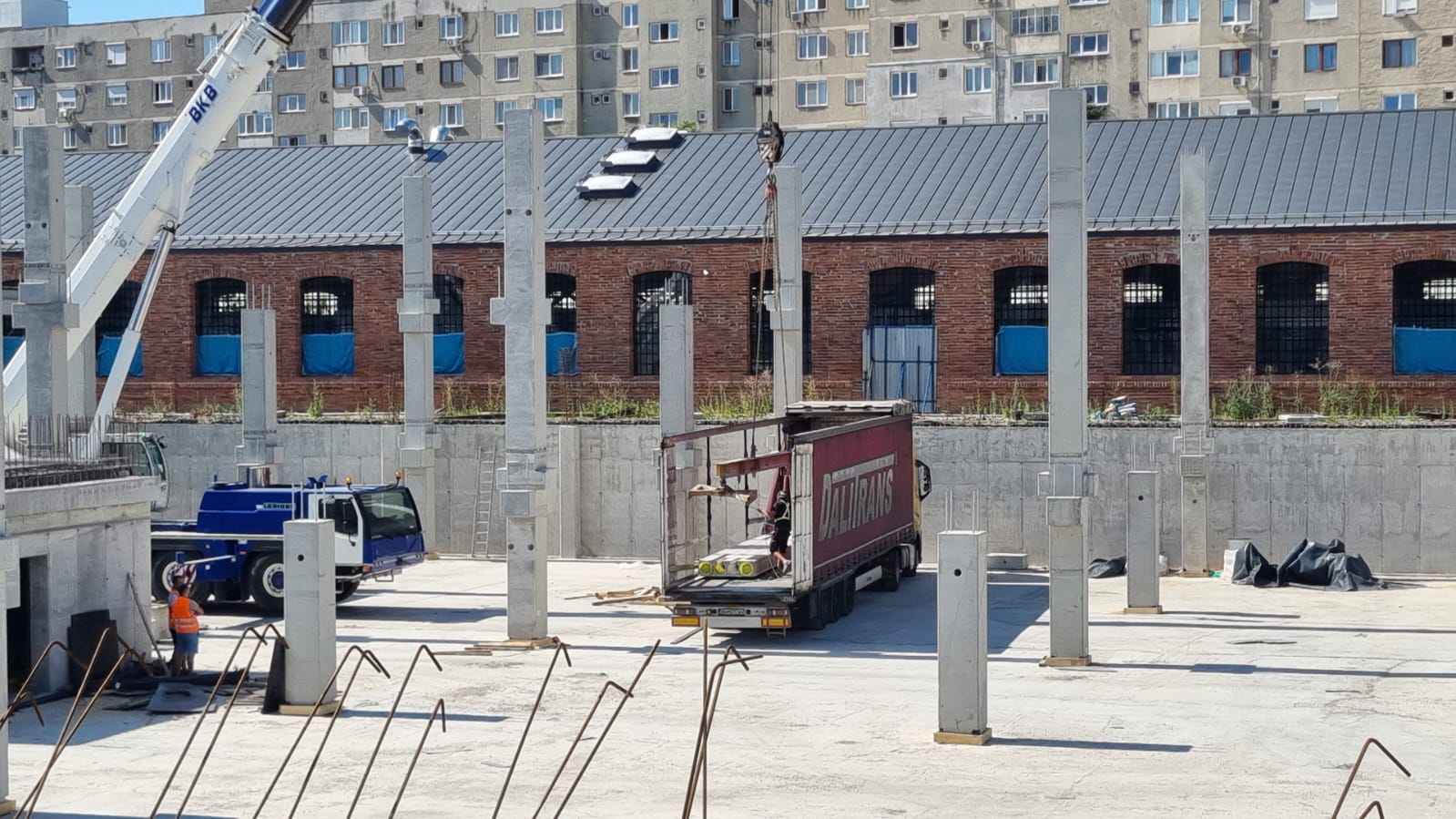 Lucrările la noul corp al Pieței Cetate avansează: stadiu fizic de 30% și montajul prefabricatelor în fază finală