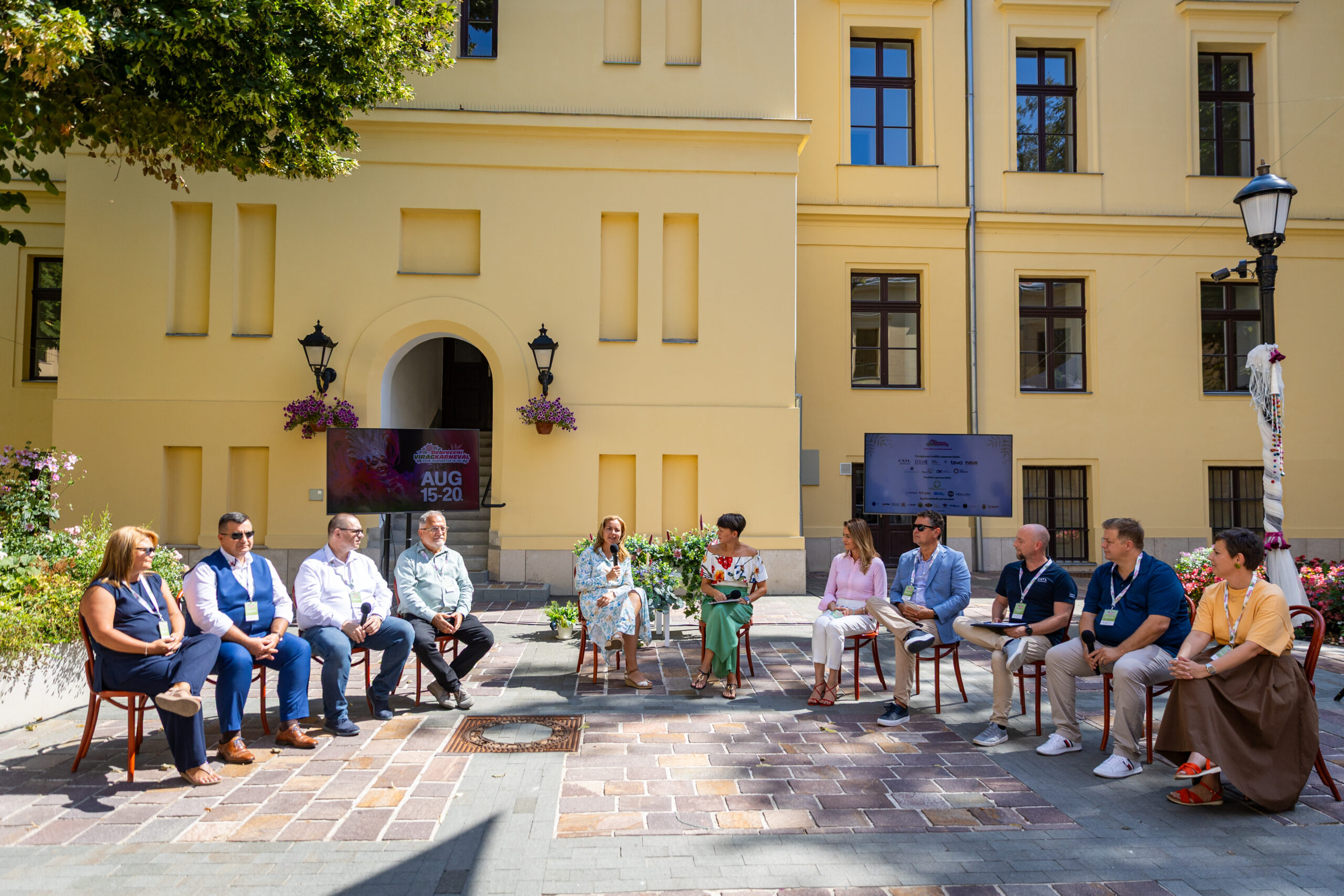 Carnavalul Florilor 2025 – Oradea marchează 25 de ani de participare la ediția aniversară din Debrecen