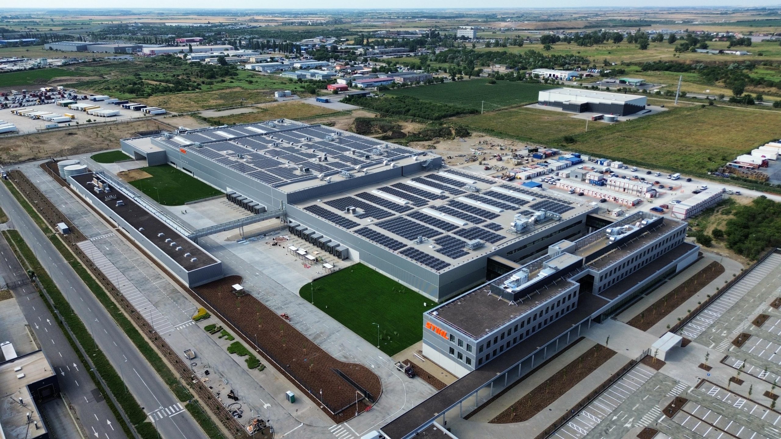STIHL inaugurează la Oradea prima sa fabrică dedicată echipamentelor pe acumulatori din lume