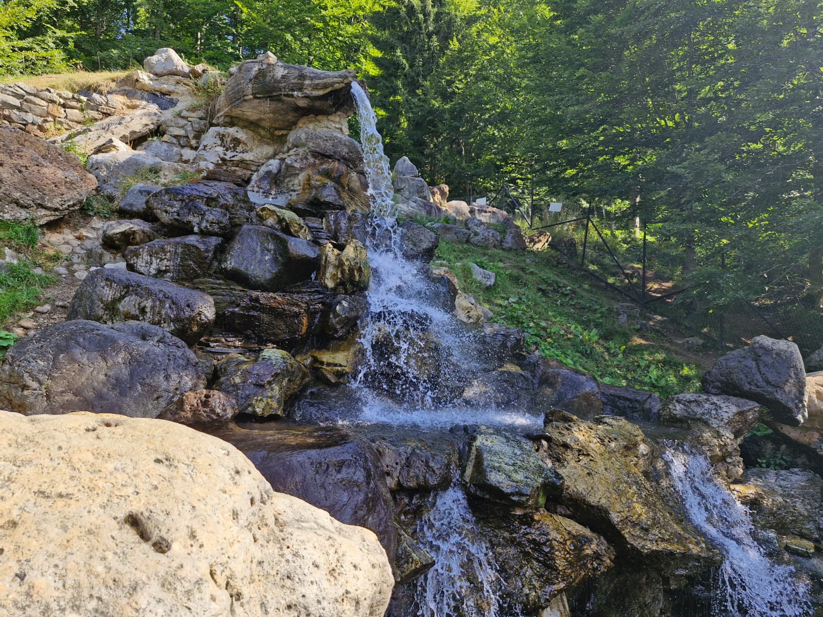 7 locuri răcoroase din Bihor unde poți scăpa de căldura verii