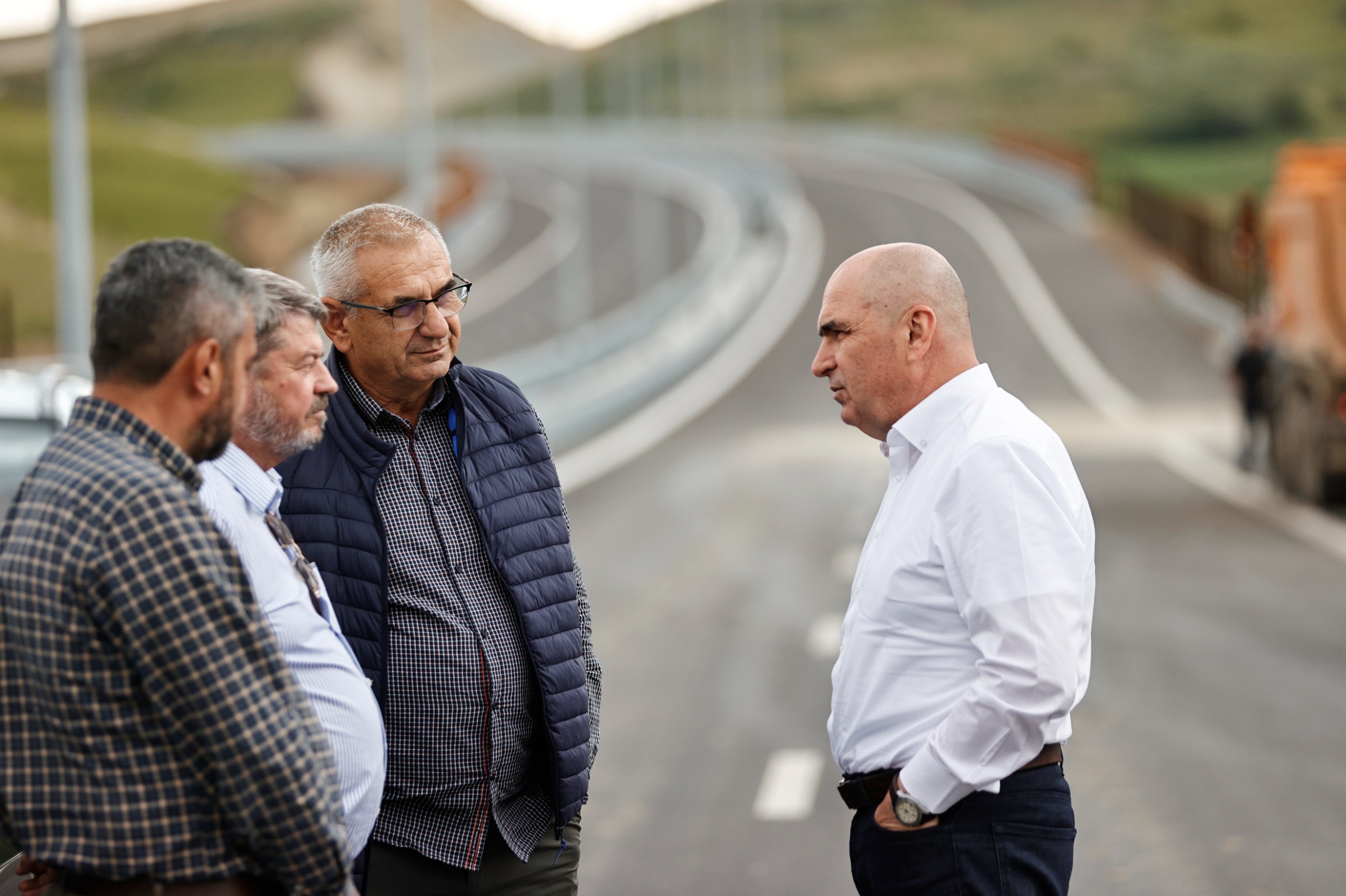 Ilie Bolojan, in vizita pe șantierul Autostrăzii Transilvania. Lucrările au ajuns la 99% pe tronsonul Zimbor–Poarta Sălajulu